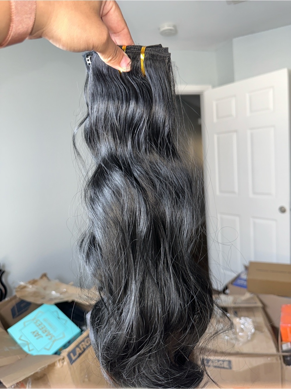 Black Wavy Clip-In Hair Extension - Premium Women's Hair